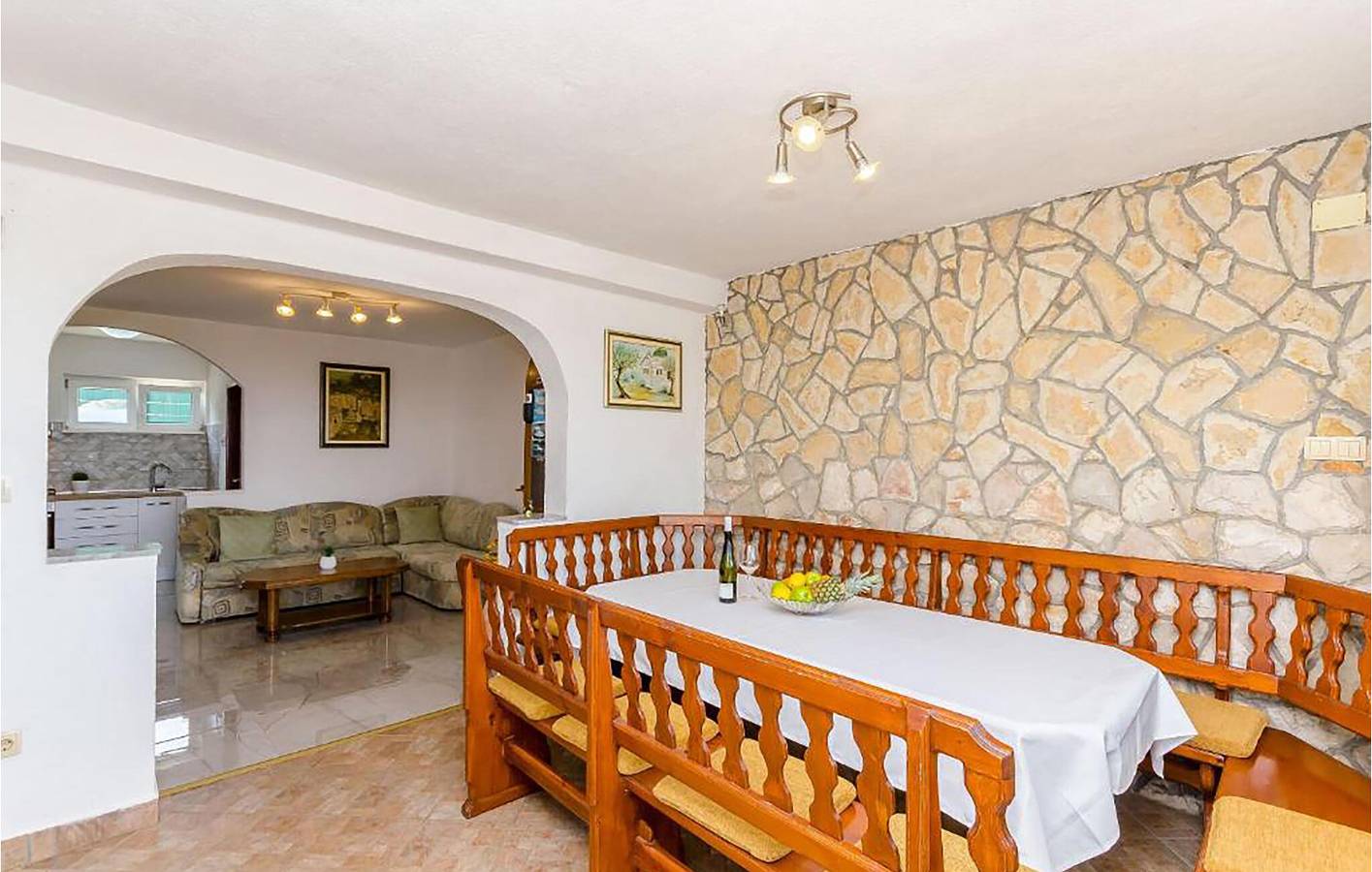 Gemütliche Ferienwohnung mit Meerblick: 800 m vom Strand entfernt, mit WLAN und Parkplatz in Vrboska, Hvar