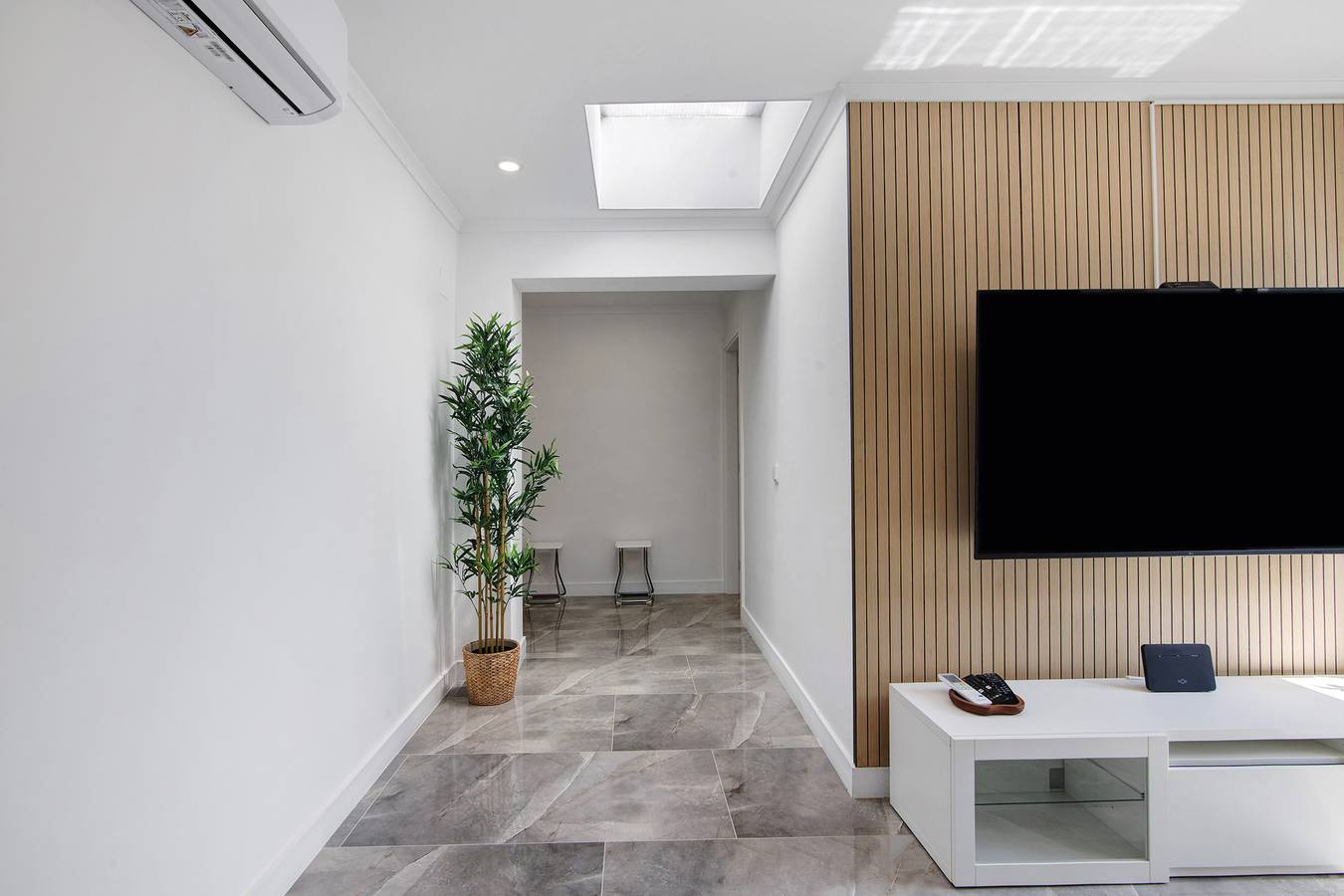 Apartamento entero, Apartamento 'Amazing Oura Beach' con piscina compartida, Wi-Fi y aire acondicionado in Albufeira, Distrito de Faro