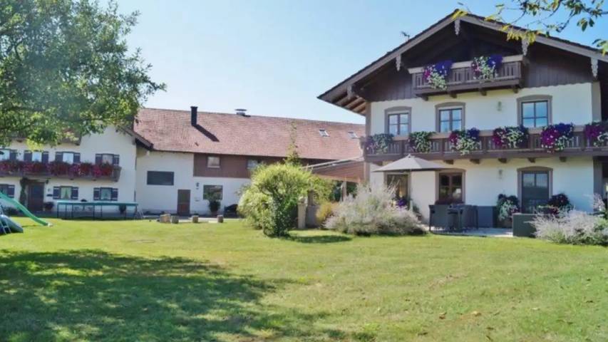 Ferienwohnung für 5 Personen, mit Terrasse und Garten in Petting