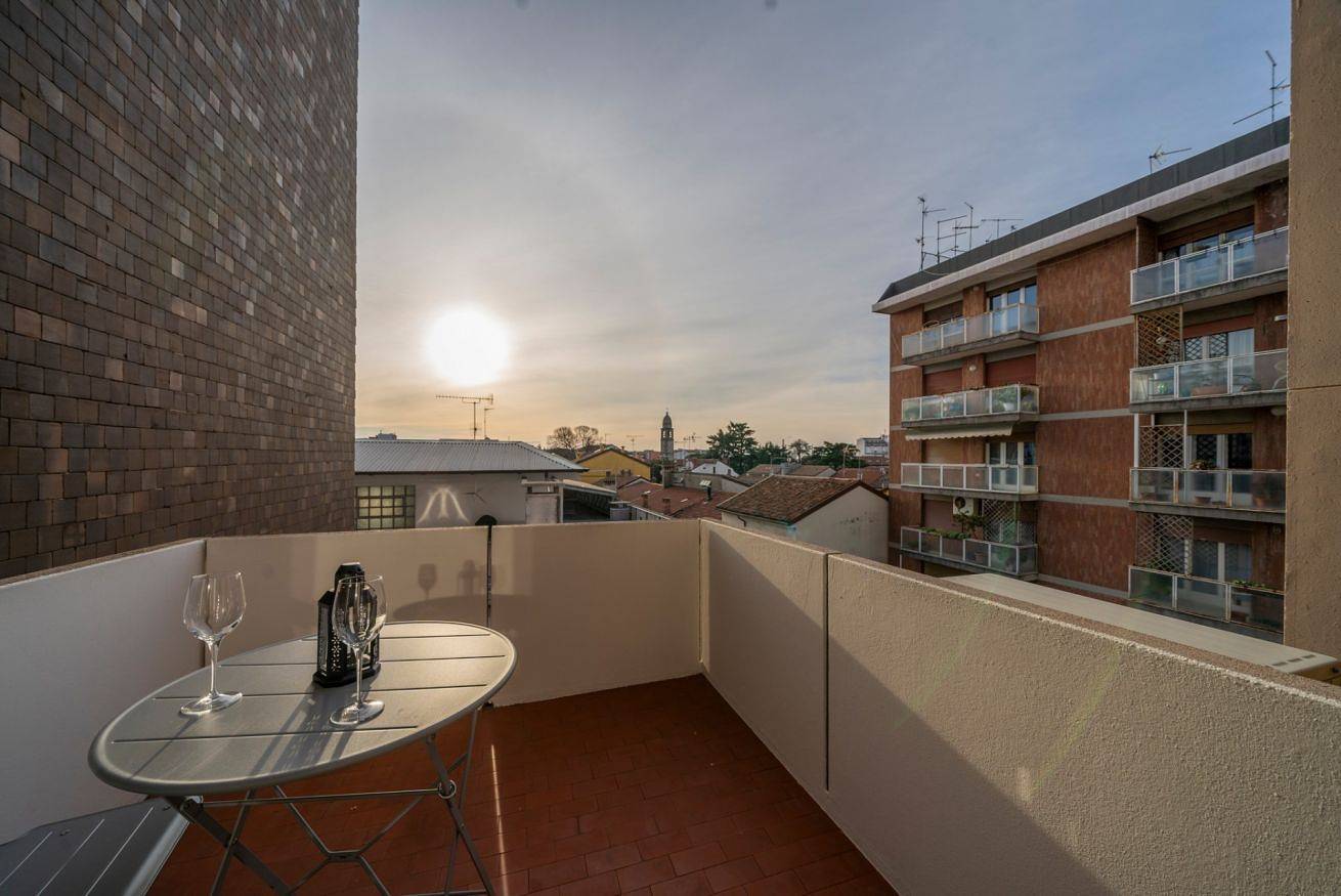 Apartamento entero, Cozy & Bright Apartment - w/ Balcony in Údine, Provincia d'Udine