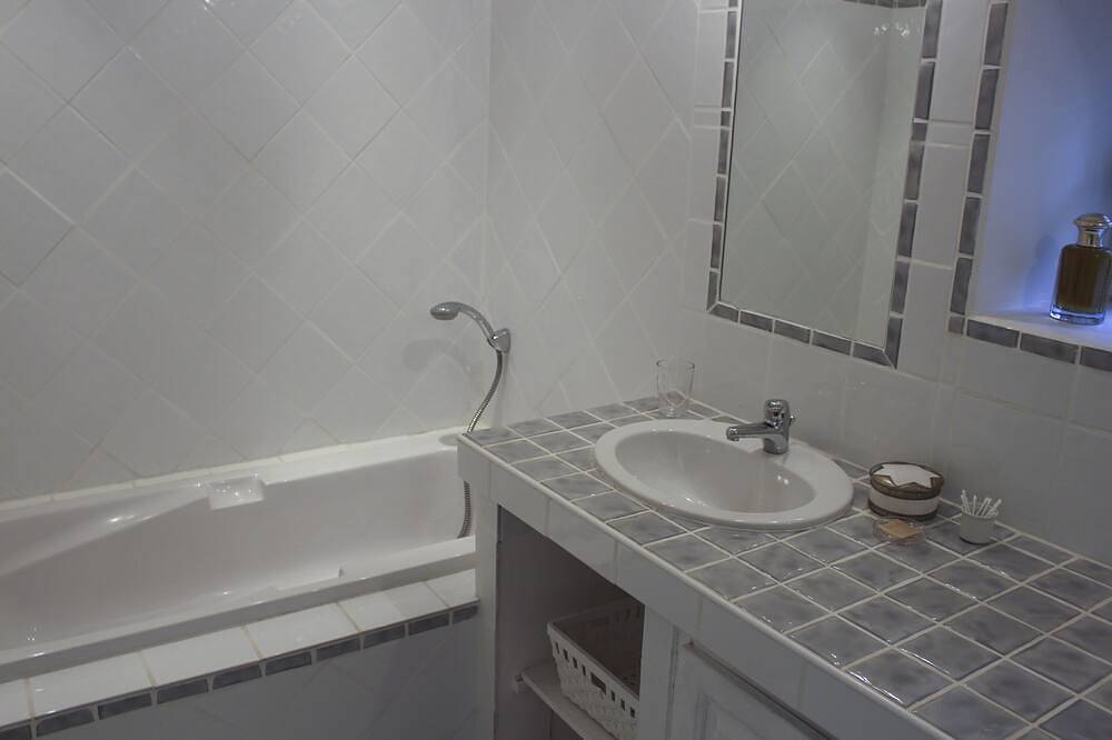 Chambre dans Ancien Couvent in Cahuzac, Région de Villeneuve-sur-Lot