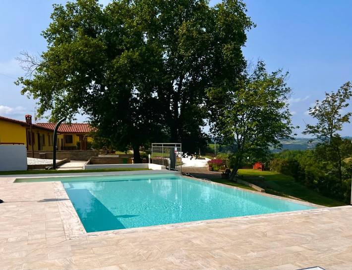 Agriturismo per 4 persone, con Terrazza e Giardino nonché Piscina e Panorama a Lastra a Signa