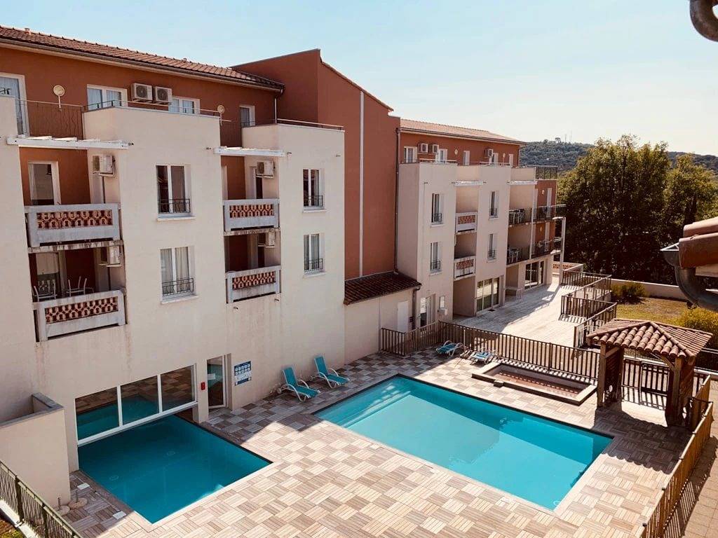 Apartamento entero, Appartement 3 étoiles - Piscine  - ccbgefa in Gréoux-les-Bains, Parc naturel régional du Verdon