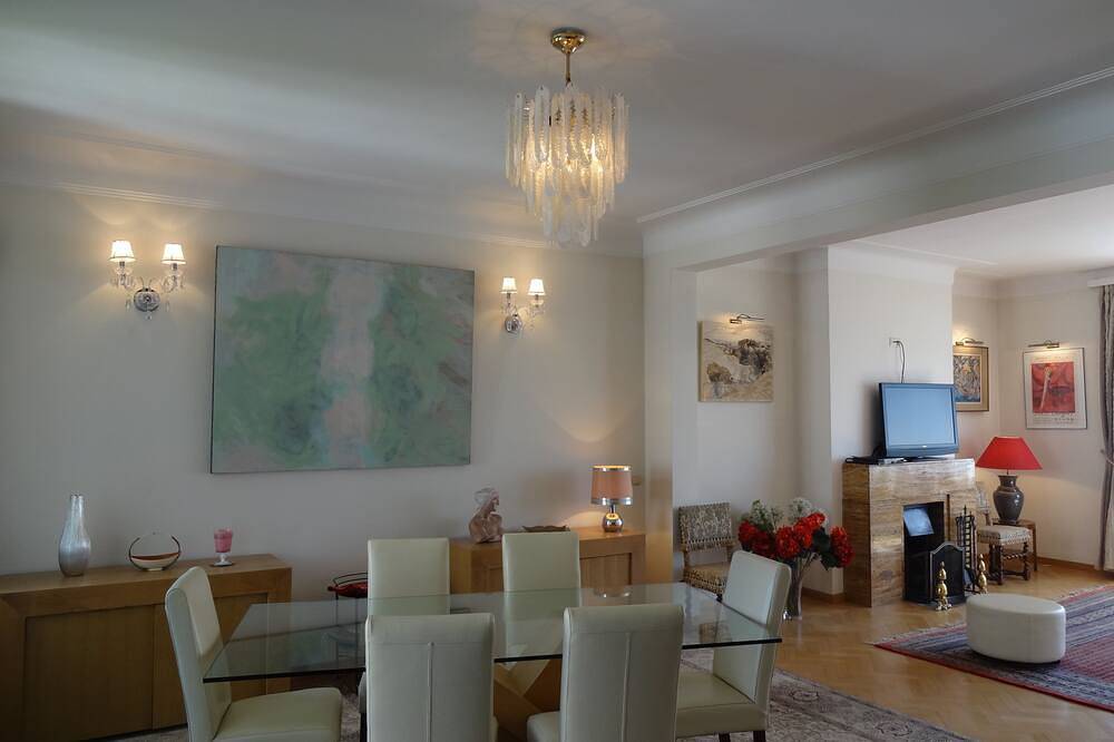 Apartamento entero, Gran piso muy luminoso, 5º piso, 200 m2, Brussels Centre in Bruselas, Flanders