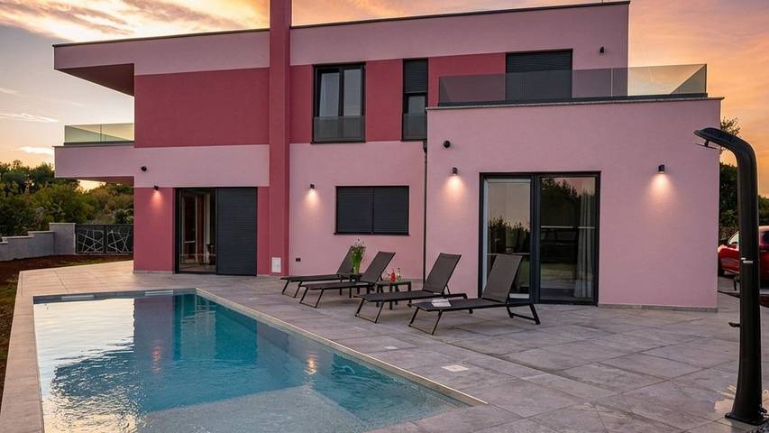 Villa für 8 Personen, mit Garten und Pool in Premantura