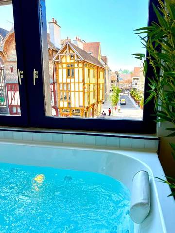 Gîte pour 4 personnes, avec vue et sauna dans Office De Tourisme De Troyes