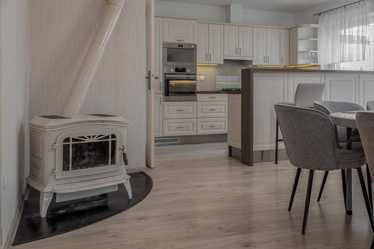 Suchohrdelská Villa u vinařství Lahofer - Rd Novostavba v Suchohrdly u Znojma - 2 - 10 osob, 2 apartments in Zuid-Moravië