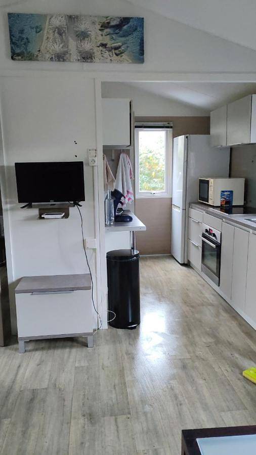 Camping pour 6 personnes, avec Terrasse ainsi que Jardin et Piscine