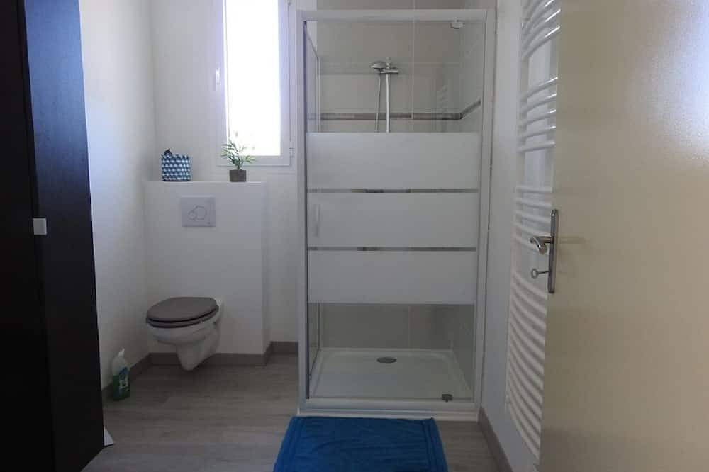 Entire apartment, Apartment located on the ground floor of a small residence with four in Jonzac, Jonzac region