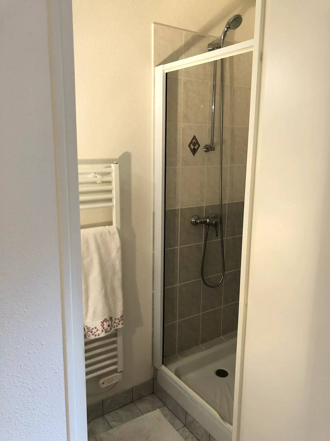 Apartamento entero, Apartamento con piscina - 6 personas in Le Lioran, Laveissière