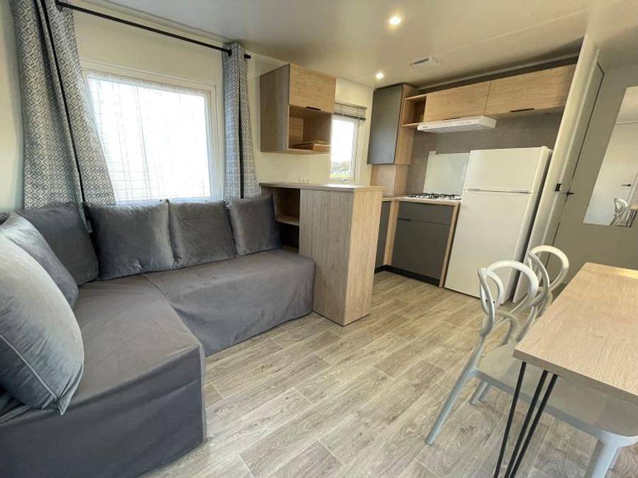 Flower Camping Loire et Châteaux - Mobilheim 6 personen - Komfort 35M2 (3Sch-6Pers) + überdachte Terrasse in Bréhémont, Loire-Tal