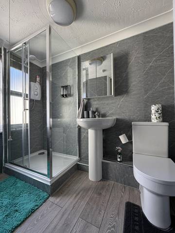 Vacation Apartment for 4 Guests in Bournemouth, South West England, Picture 3