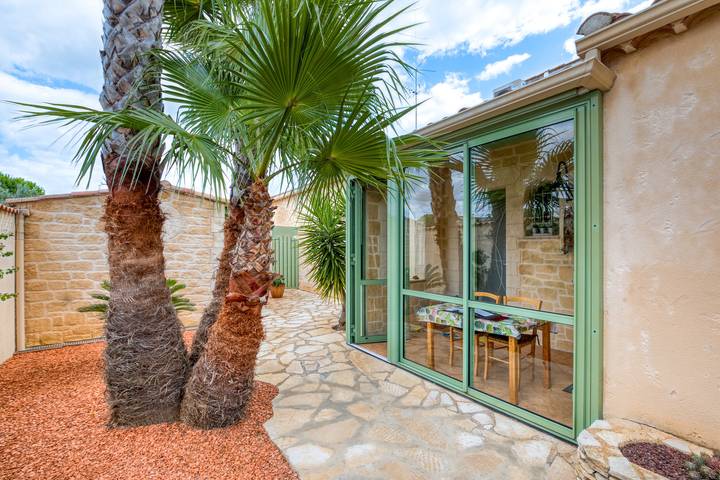 Location de vacances pour 2 personnes, avec jardin dans l' Hérault