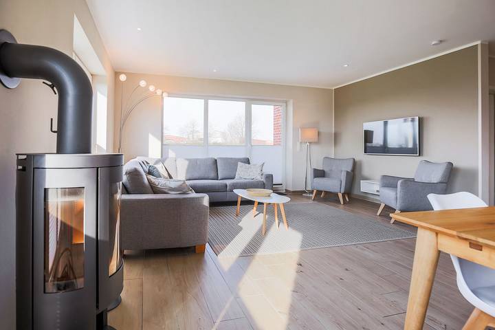 Ferienhaus für 8 Personen, mit Whirlpool und Terrasse sowie Garten und Sauna in Sahrensdorf