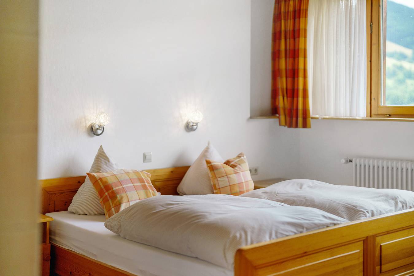 Zimmer 'Deluxezimmer 2' mit Bergblick, Gemeinschaftsterrasse und Wi-Fi in Glottertal, Südschwarzwald