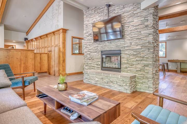 Vacation rental for 2 people, with pool and hot tub in Bend