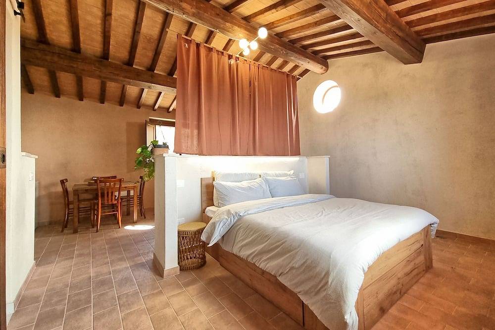 Apartamento entero, Farmhouse with panoramic views surrounded by forest in the center of Umbria in Gualdo Cattaneo, Provincia de Perugia