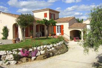 Location de vacances pour 7 personnes, avec jardin à Bourg-Saint-Andéol