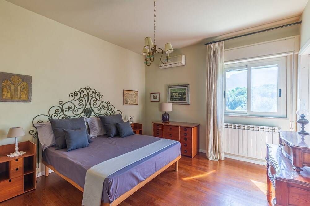 Domus Sicily - Luxury villa with pool and patios just 4km from the city center. in Palermo, Palermo Province