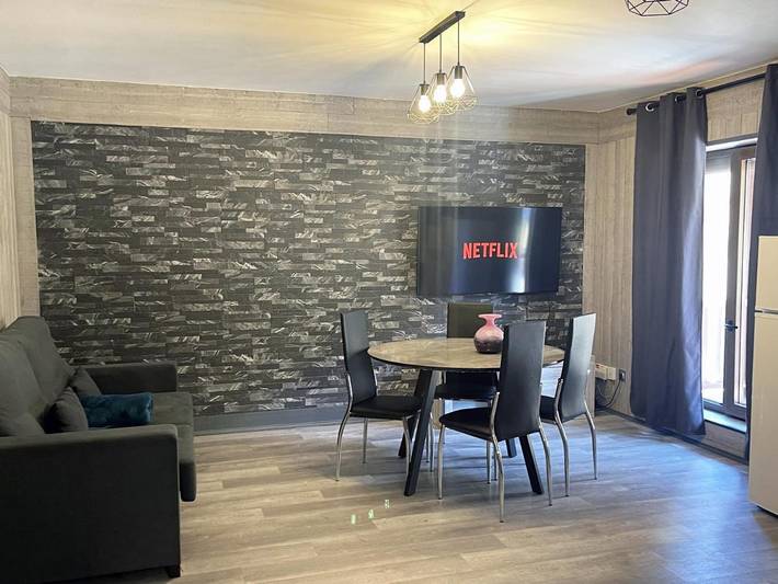 Gîte pour 4 personnes, avec terrasse et vue dans Incles - 2