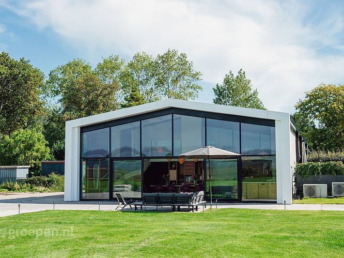 Ferienhaus für 8 Personen, mit Balkon/Terrasse und Terrasse in Noordwijkerhout