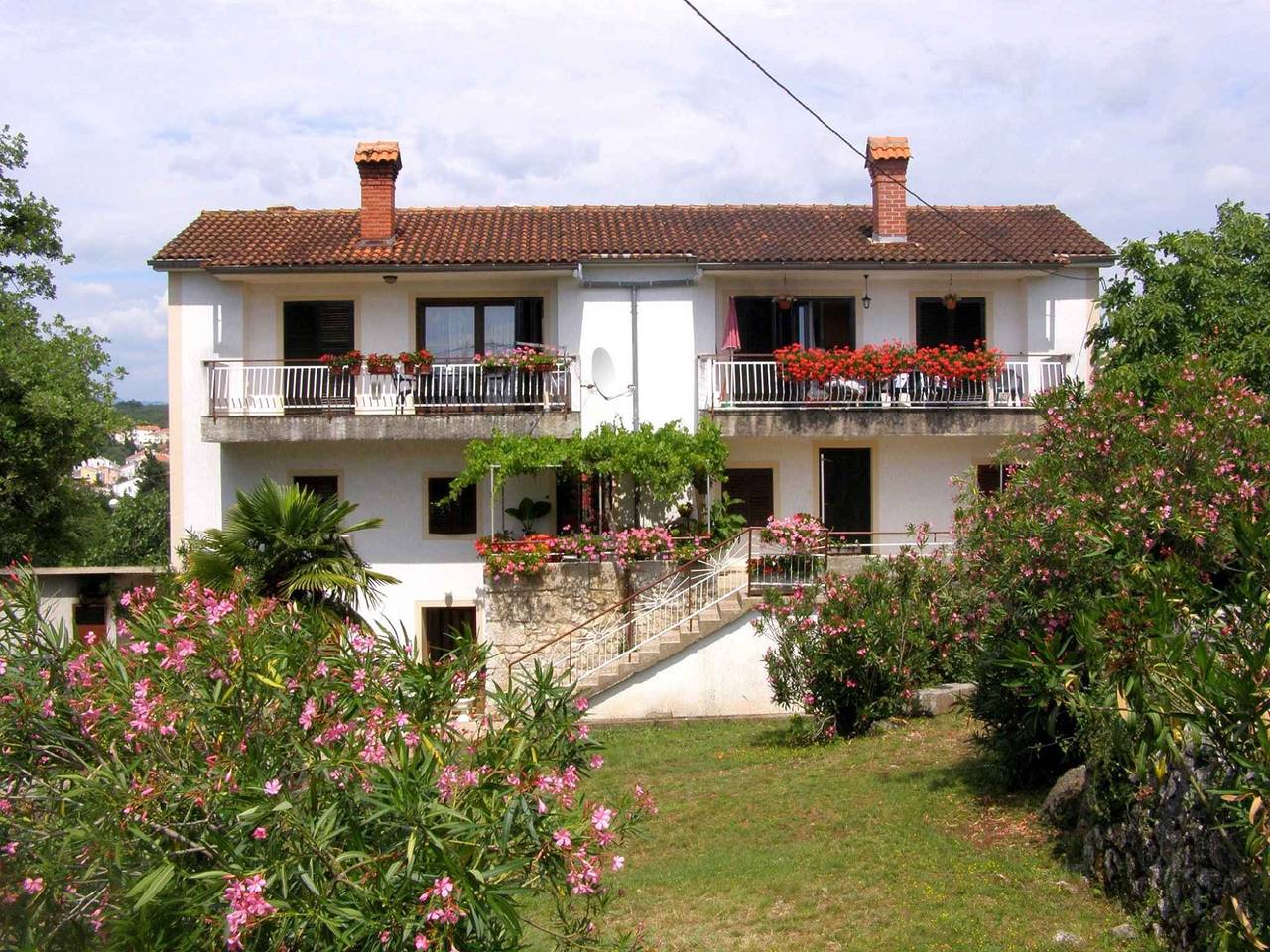 Ganze Ferienwohnung, Ferienwohnung mit Terrasse und Klimaanlage in Malinska-Dubašnica, Krk