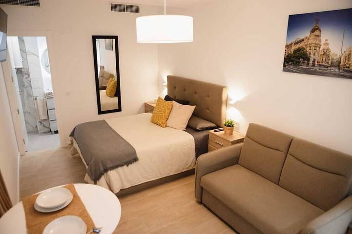 Appartamento intero, Suite sin sofá cama-Suite-Bagno privato in Madrid, Área Metropolitana de Madrid