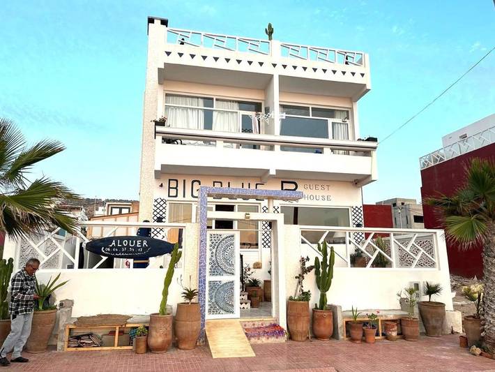 Hôtel pour 20 personnes, avec terrasse, animaux acceptés