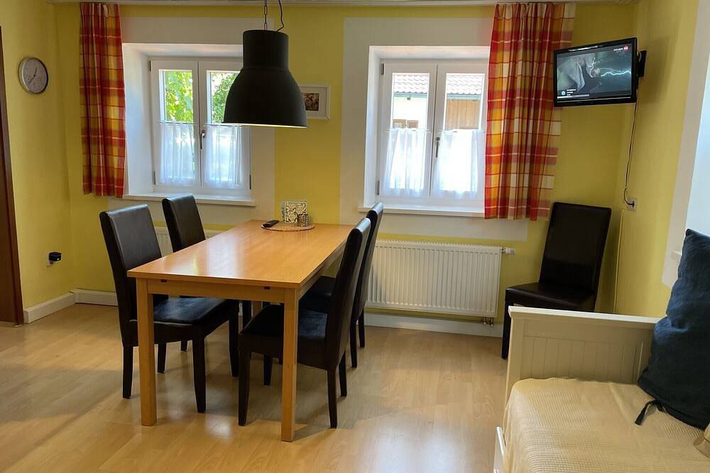 Ganze Wohnung, Helle, freundliche Wohnung rechts eini -4 Personen, 44qm, 1 Schlafzimmer mit Kamin in Schwarzbach, Bad Reichenhall