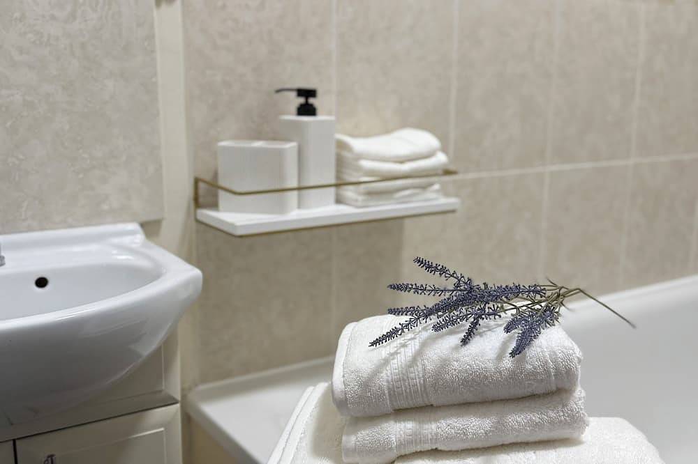 Geheel appartement, Special king size bed in 3 bedroom flat in the heart of Tunbridge wells  in Royal Tunbridge Wells, Kent