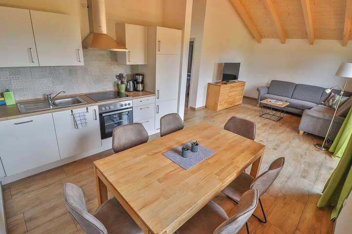 Ferienwohnung für 5 Personen, mit Balkon und Garten
