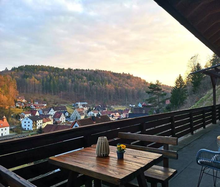 Ferienhaus für 4 Personen, mit Whirlpool und Terrasse sowie Garten und Pool in Hirschbach
