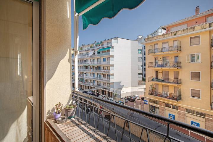 Ferielejlighed for 4 personer, med balkon i San Remo