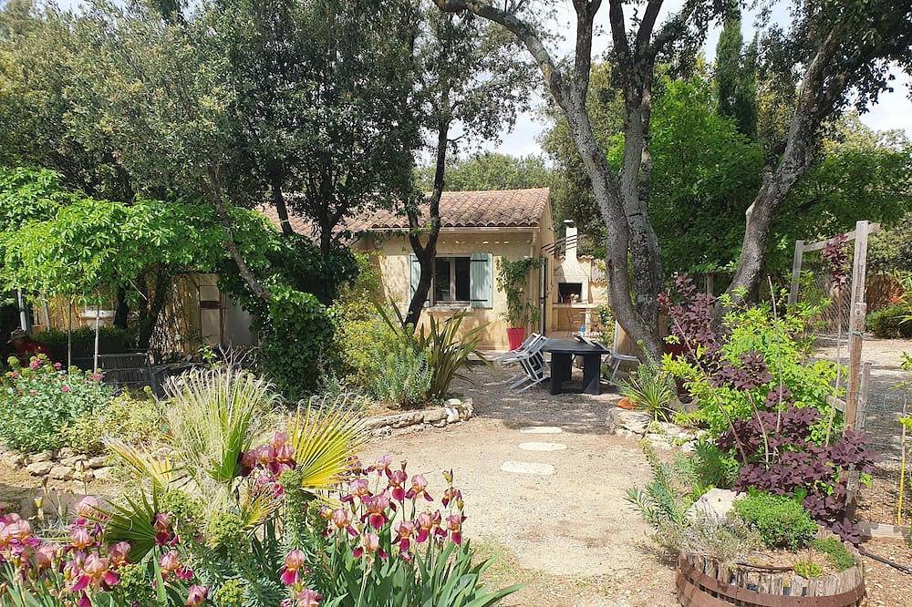 Gîte La Rabassière, cocon de nature. in Pernes-les-Fontaines, Parc naturel régional du Mont-Ventoux