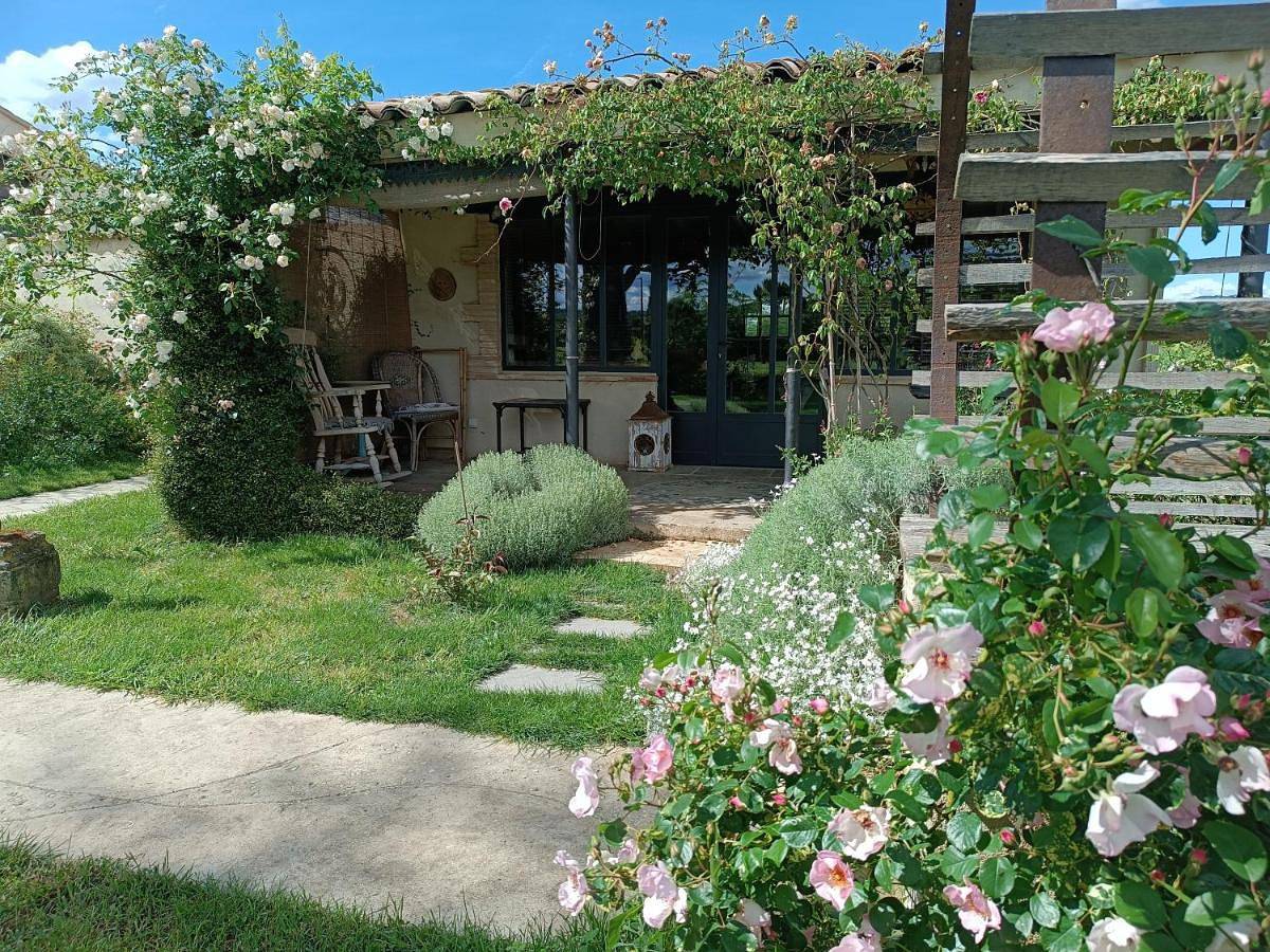 La Bohême La Belle Etoile Petit déjeuner compris in Cléon-d'Andran, Région de nyons