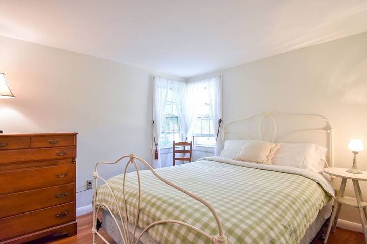 Holiday home for 10 people, with hot tub and garden, with pets in Cape Cod