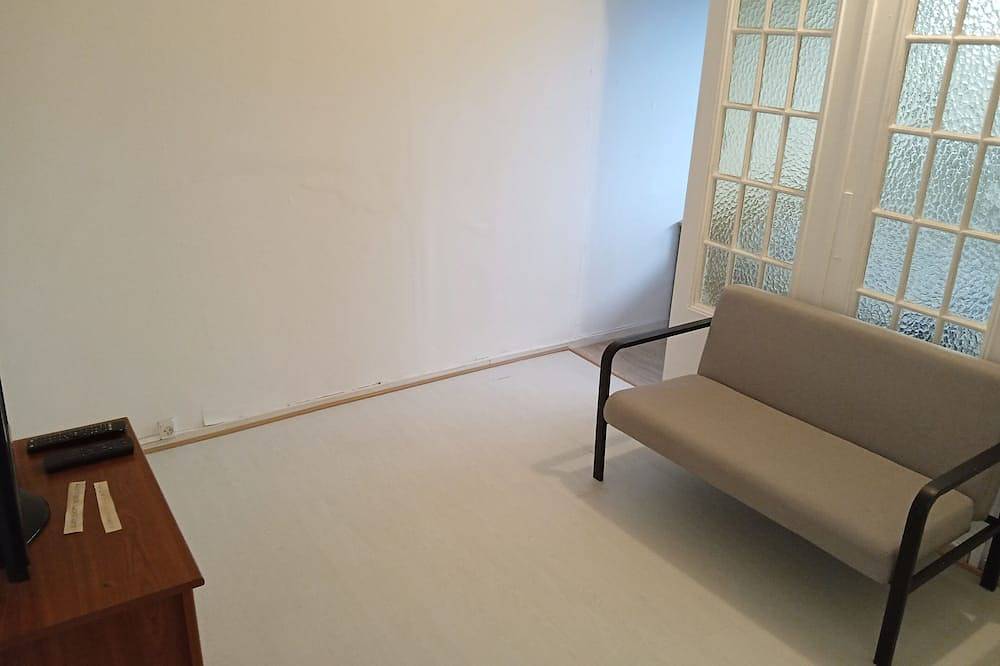 Entire apartment, Apartment with free parking in Seloncourt, Doubs