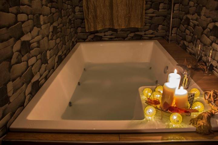 Gîte pour 2 personnes, avec terrasse et vue à Serrès - 4