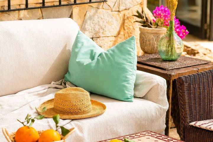 Villacolina – Pool, Tennis & Breathtaking Views in Ses Rotgetes de Canet, Esporles