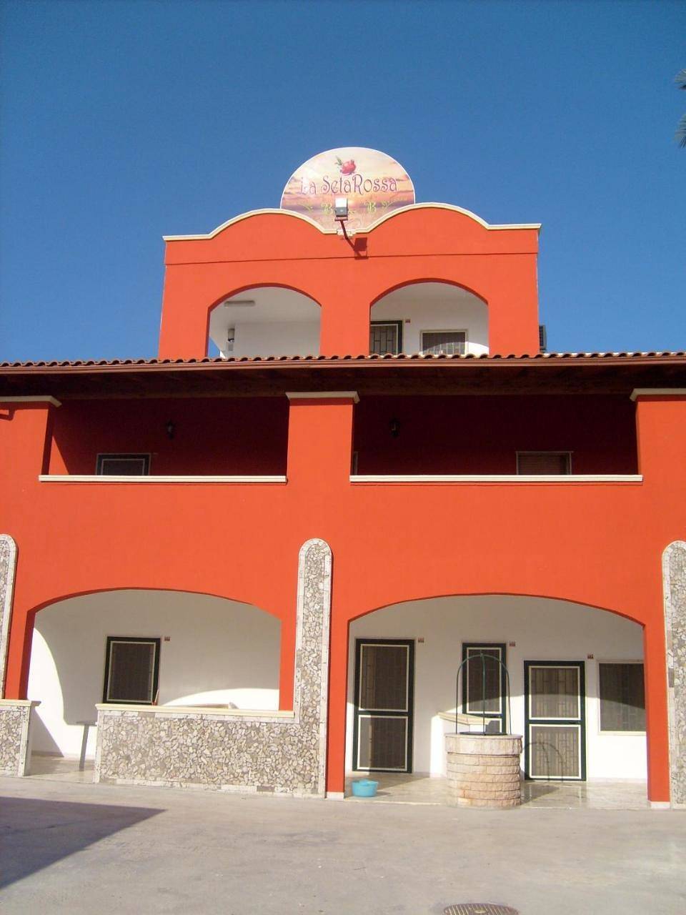 Single Room with Private Bathroom in Galatone, Provincia di Lecce
