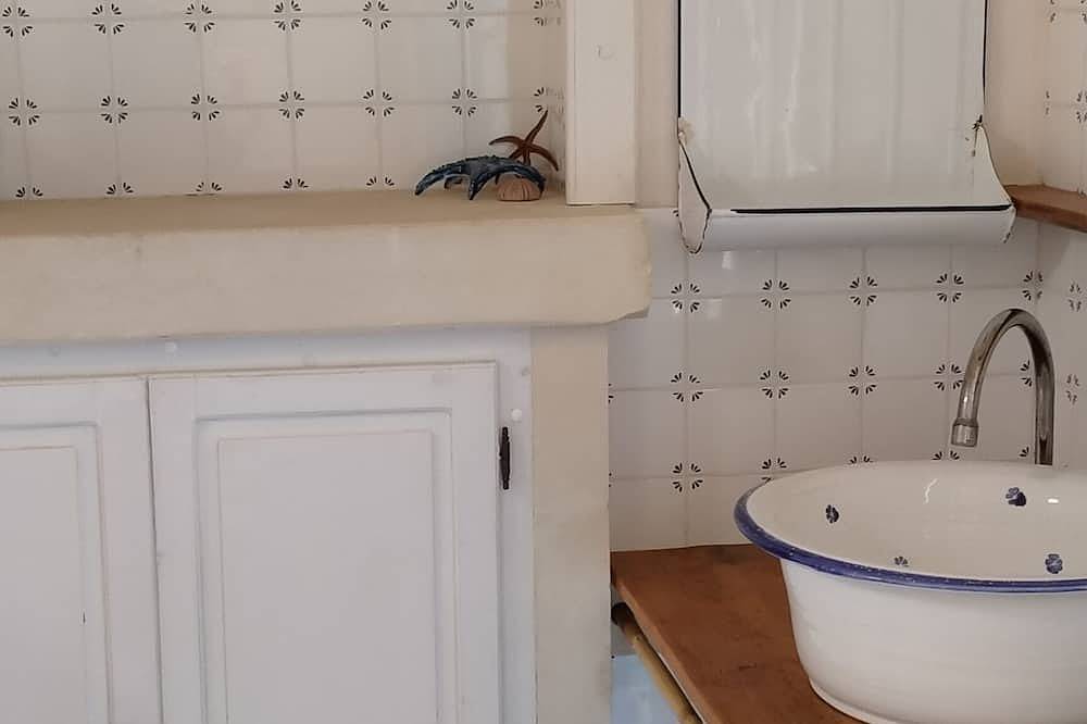 Independent apartment in an old house five minutes from the sea in Andrano, Lecce Provinz
