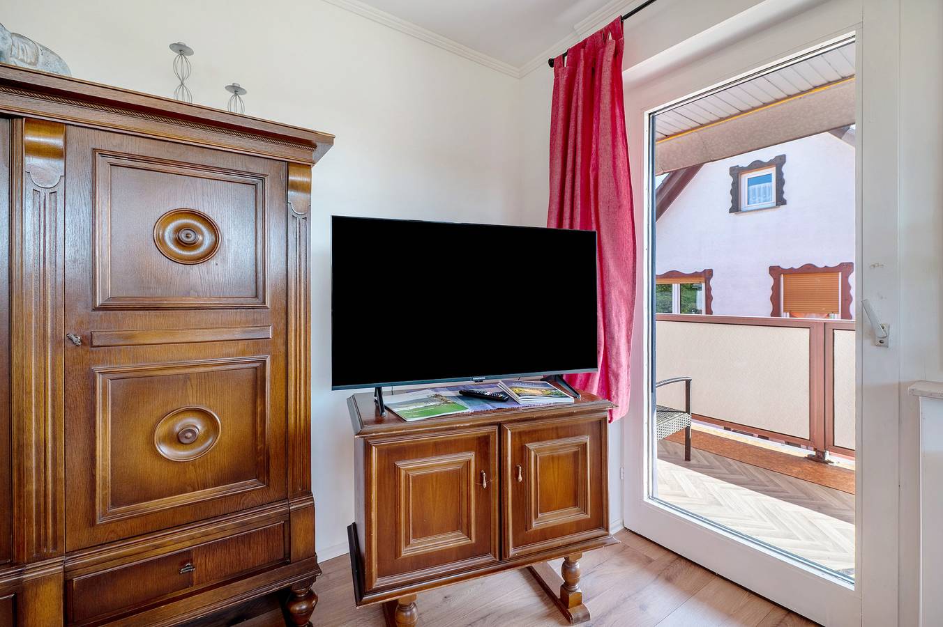 Entire apartment, Apartment 'Eulennest' with Mountain View, Private Garden and Wi-Fi in Nahetal