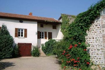 Location de vacances pour 4 personnes, avec jardin à Villié-Morgon