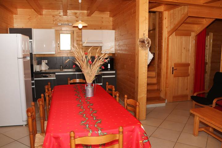 Chalet pour 9 personnes, avec jardin et balcon dans les Alpes francaises - 2