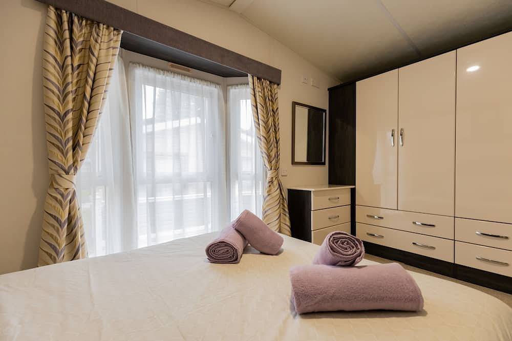 The Retreat, Sandhills Holiday Park by the beach in Mudeford in Mudeford, Christchurch
