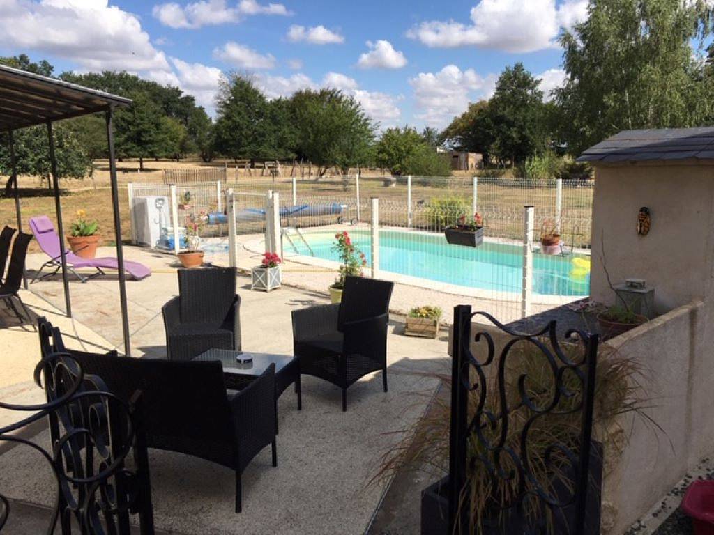 Gîte Chez Nathalie avec piscine et Spa in Ardentes, Région de Châteauroux