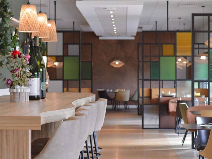 Hôtel pour 2 personnes, avec piscine ainsi que vue et jardin, animaux acceptés à Appoigny - 4