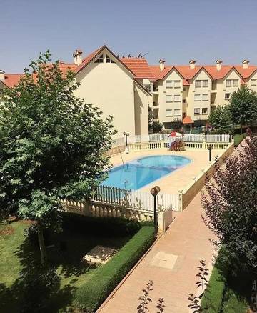 Gîte pour 4 personnes, avec balcon ainsi que piscine et vue dans Ifrane