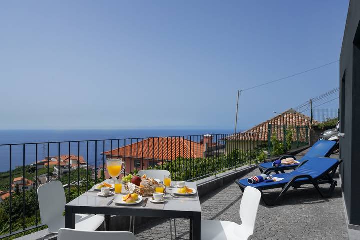 Gîte pour 5 personnes, avec Terrasse à Câmara de Lobos