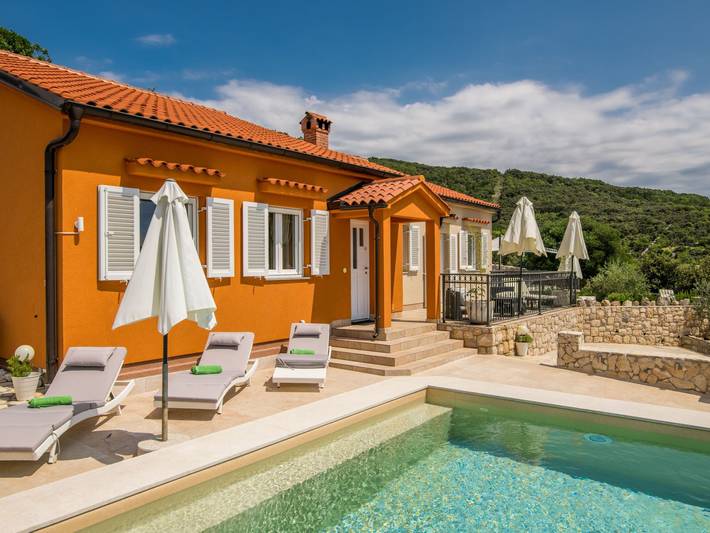 Ferienhaus für 8 Personen, mit Pool und Garten, mit Haustier auf Cres